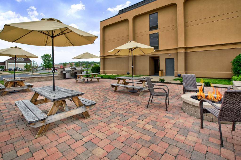 Hampton Inn Marietta Servis gambar